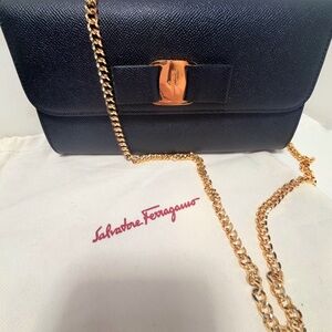 ✨ Salvatore Ferragamo Black Pebbled Leather Vara Bow Wallet on Chain ✨
